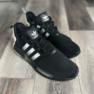 Adidas NMD R1 ‘Black silver’